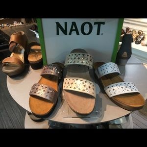 👍🏽👍🏽🔥 Summer Flats by Naot